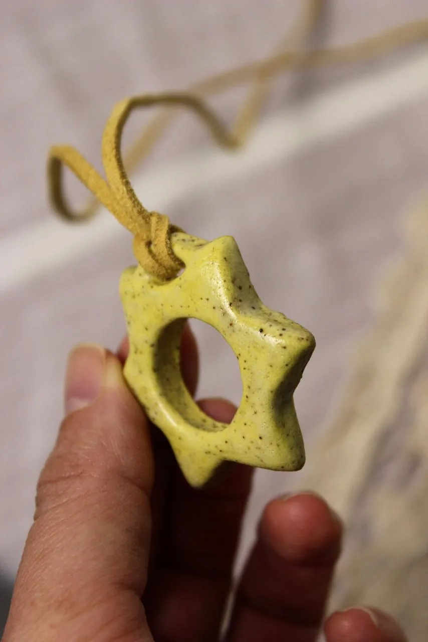 Pingente Estrela M - Amarelo 2