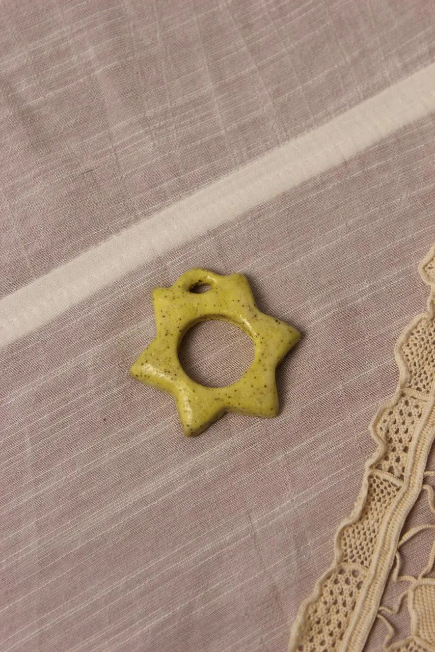 Pingente Estrela M - Amarelo 3