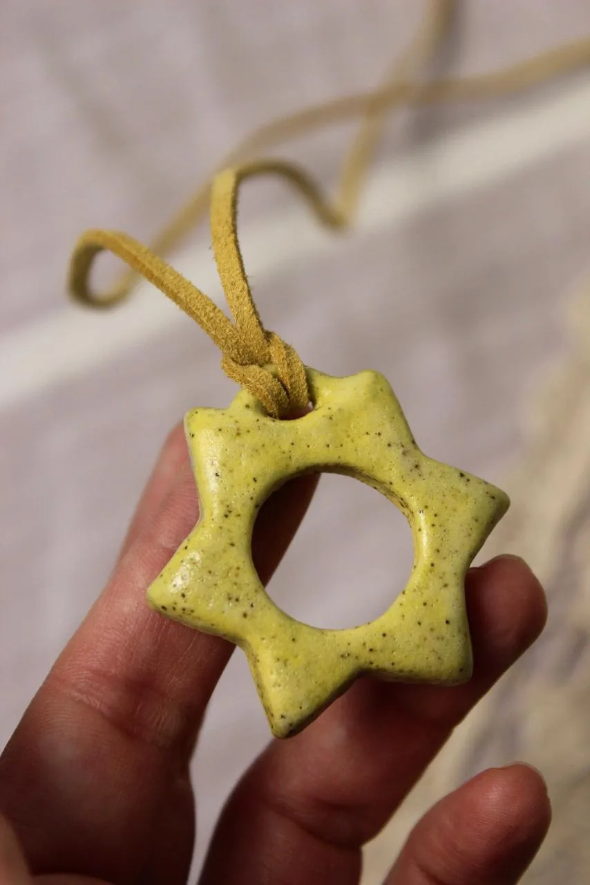 Pingente Estrela M - Amarelo 5