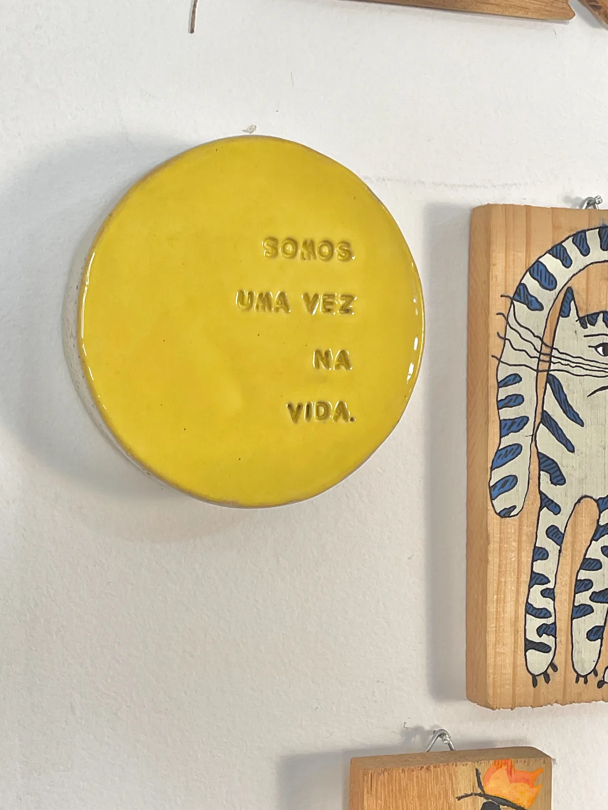 Plaquinha Decorativa Amarela - Uma vez na vida 4